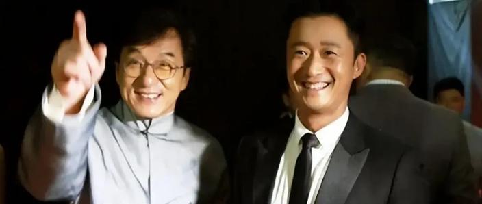 2025年澳门9点35分07和吴京的车又翻了与吴京车子